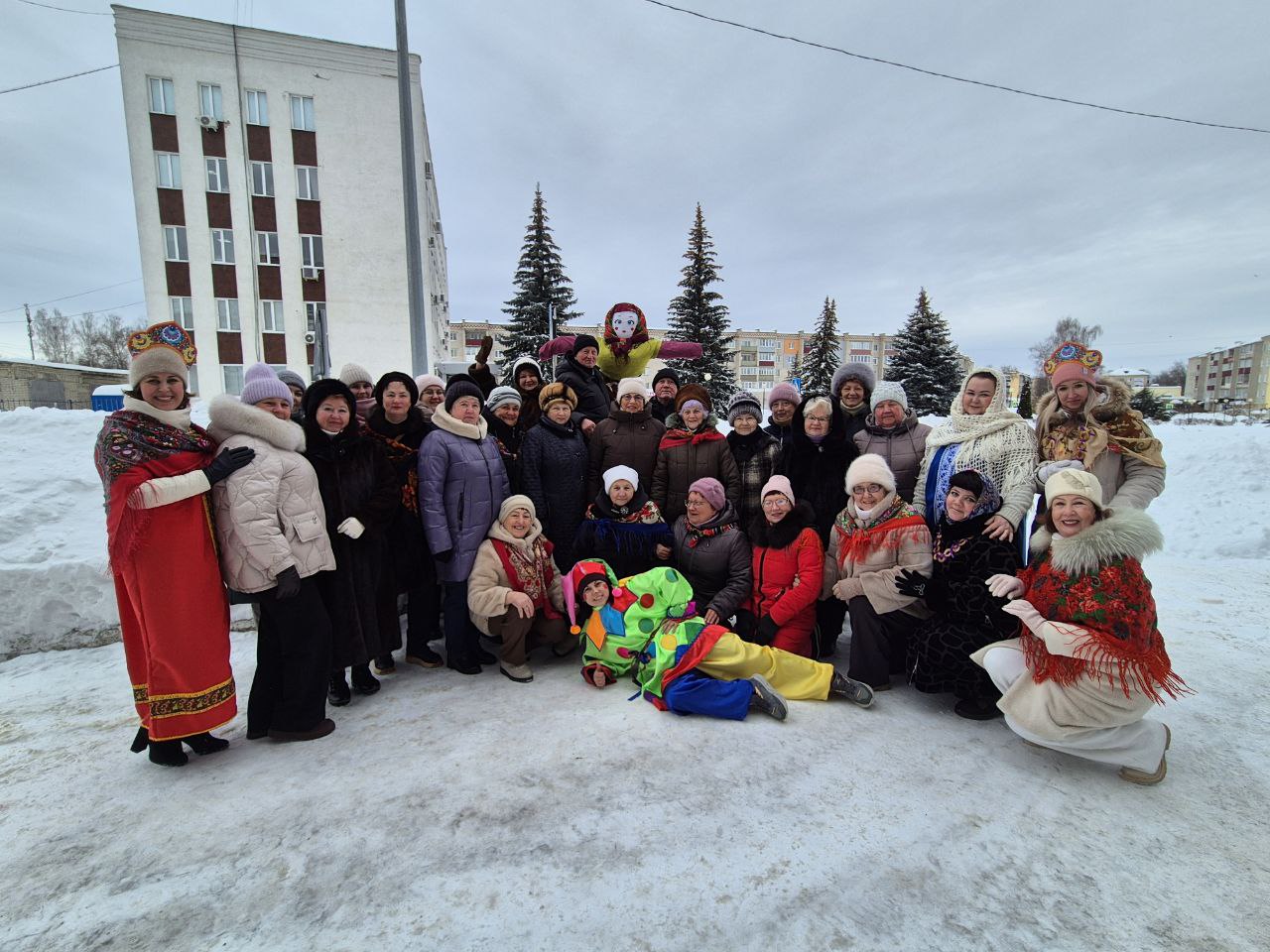 На Руси праздник Масленицы был связан с пробуждением природы от зимнего сна.  Возвращение «солнца» отмечали шумно и весело.